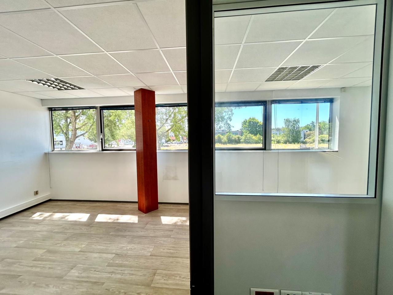 Bureau Cesson-Sévigné 979m² Location bureau Cesson-Sévigné Ille-et-Vilaine OLBUR2206988 4